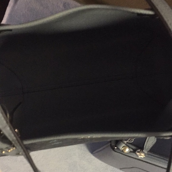 V-Day Special! NWT-Reversible coach Tote bag - Picture 3 of 3